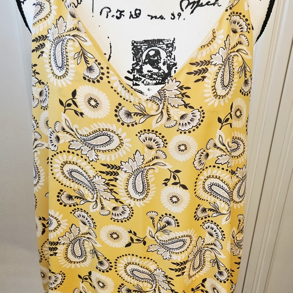 LOFT Tops - LOFT Yellow Paisley Sleeveless Tank Top